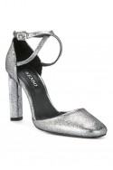 Senso - Women's Wilmer II Metallic Sandals - Silver